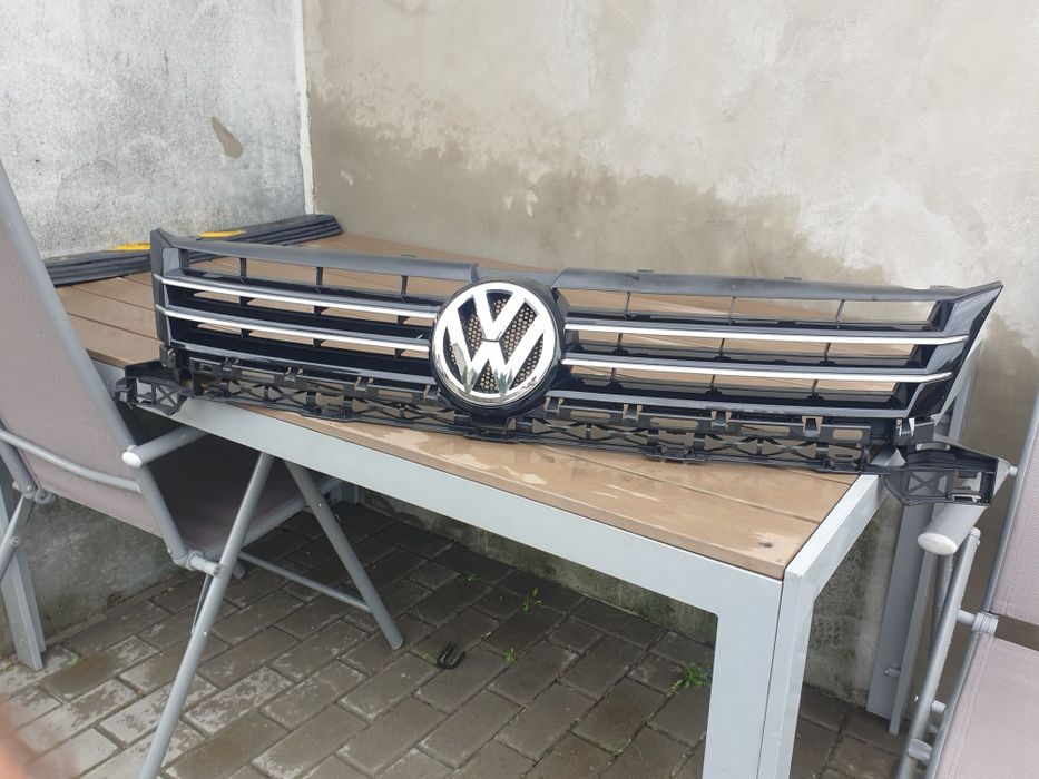 Touran 10-15 grill
