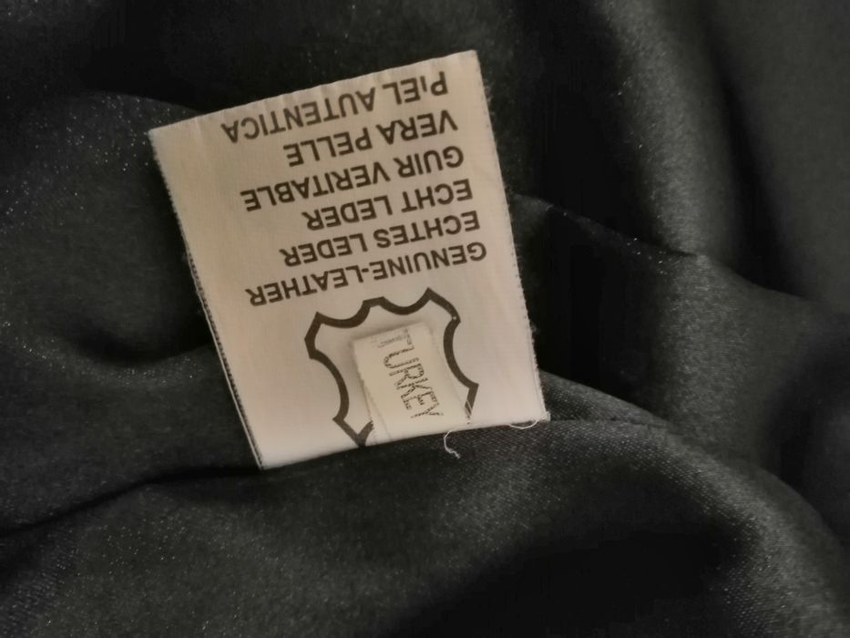 Продам шкіряну куртку б/в.