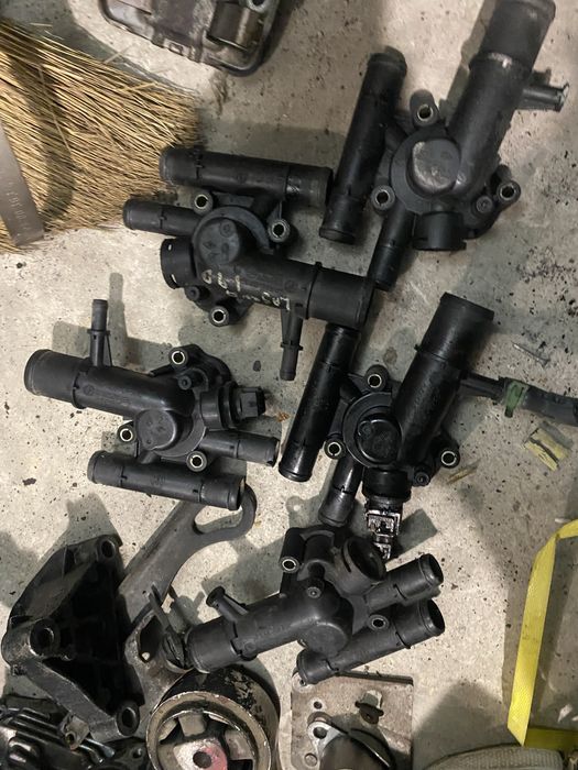 Корпус термостата лагуна трафік мастер еспейс меган 1.9/2.2/2.5