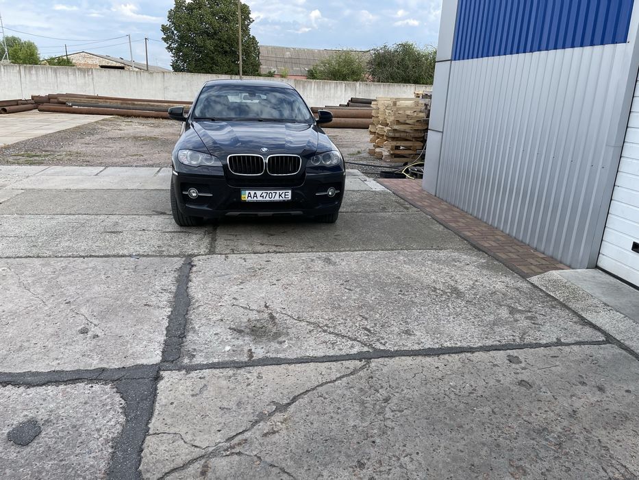 Bmw X6 2010 року придбаний в  автосалоні  Баварія