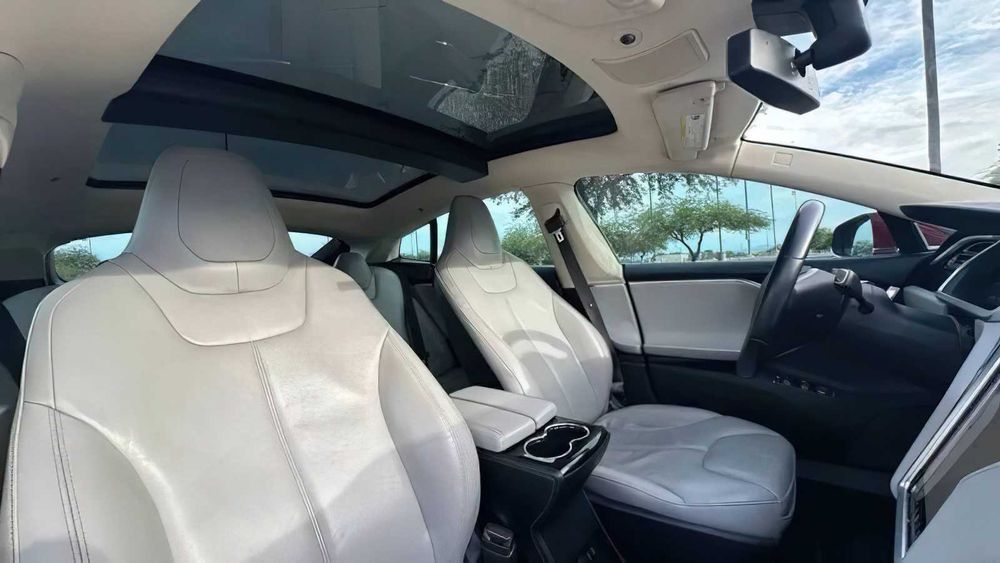 Tesla Model S 85      2014