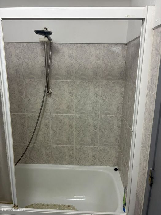 Apartamento T2 na Rua da Fenache, Caparica