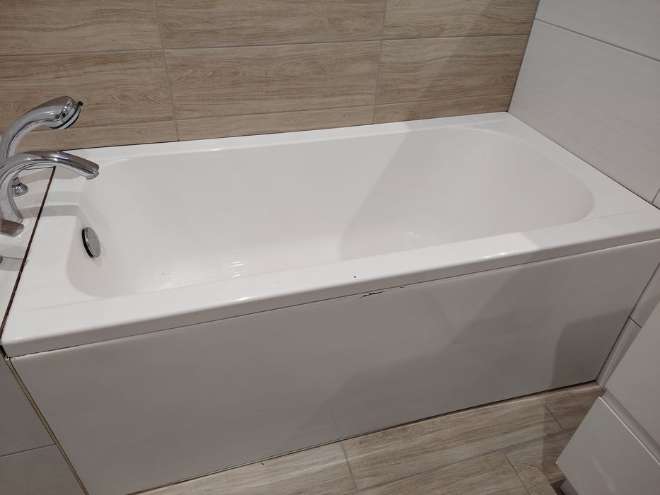 Wanna akryl 140x70 plus obudowa