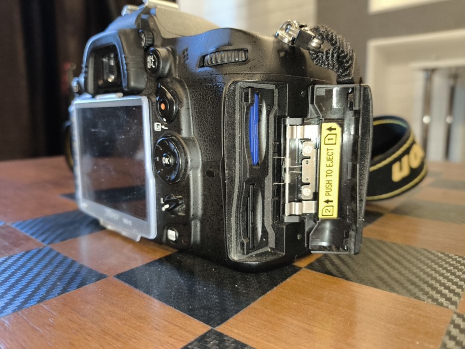 Nikon D7000 (Body) з батарейним ним блоком + оптика по запиту