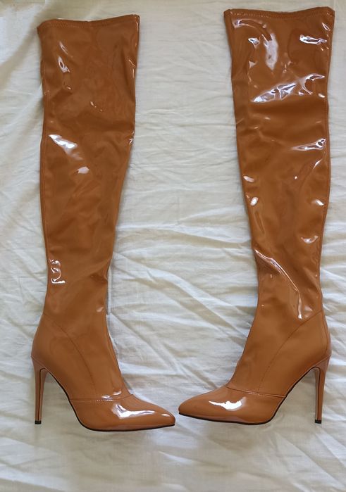 Camelowe brązowe lateksowe kozaki za kolano 41 42