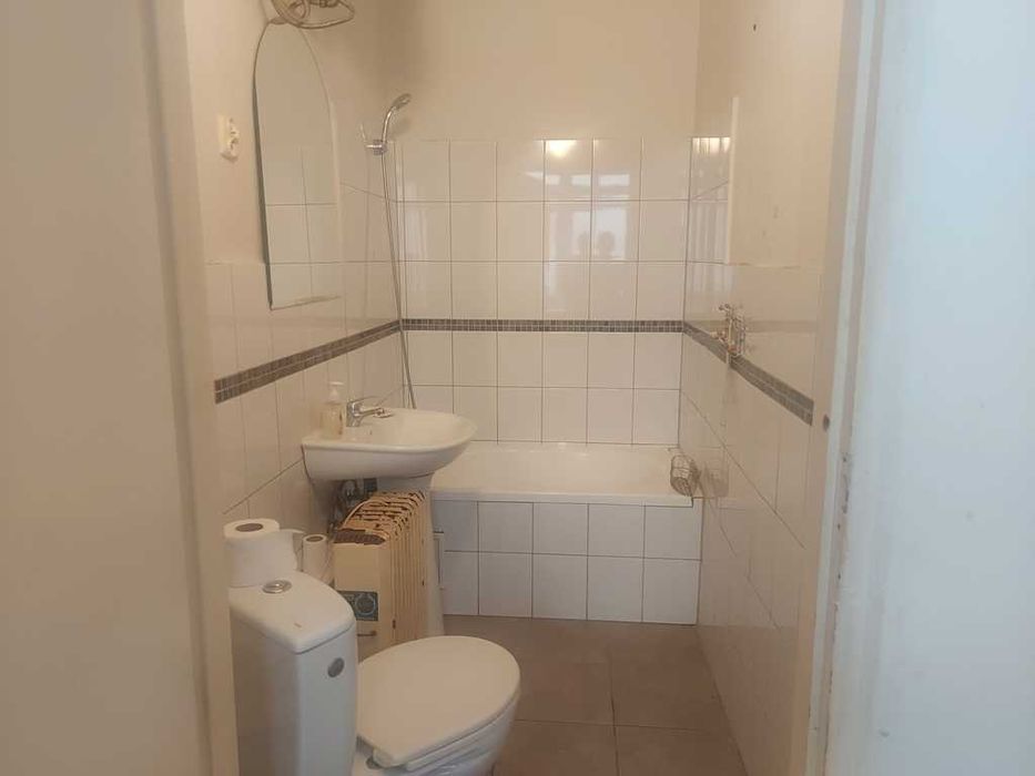 Duży pokój z kuchnią do remontu w Centrum