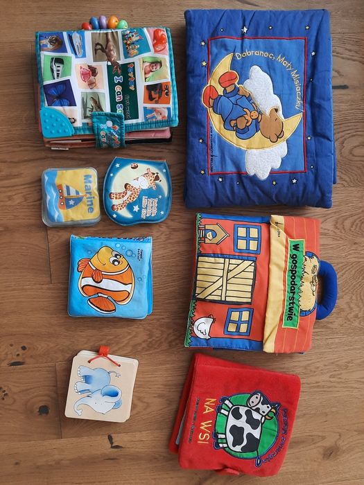 Zestaw miękkich książeczek aktywizujących  plus drewniana goki