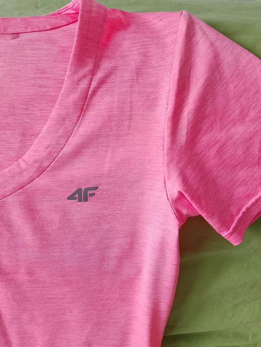 4F. Koszulka damska.