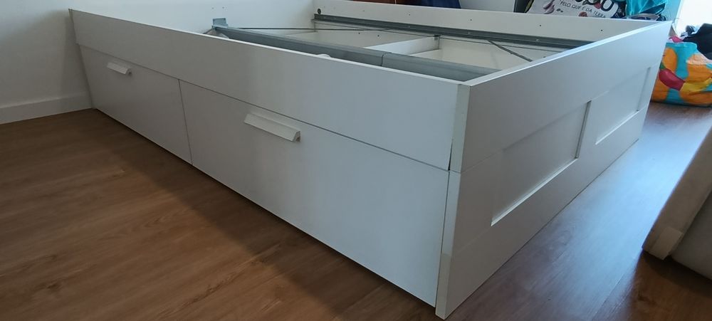 Cama de casal  MALM IKEA 1,40 x 2,00