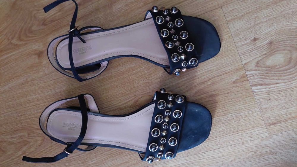 Vendo sandálias, como novas