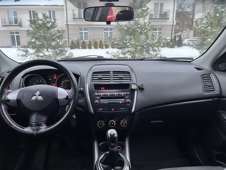 Mitsubishi ASX 2011 року
