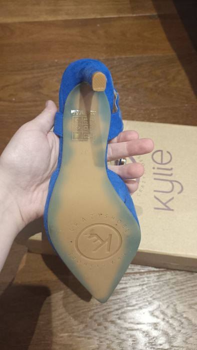 Niebieskie buty Kylie z diamentami