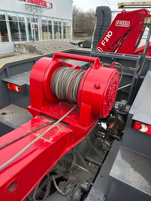 Volvo FH16 520 к.с. | Спецевакуатор для вантажівок | 8x4 | Кран Fassi