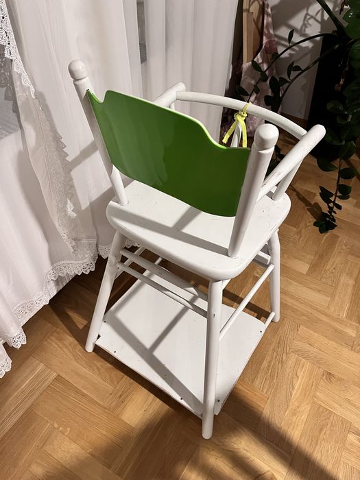 Drewniane krzesełko dzieciece (retro)