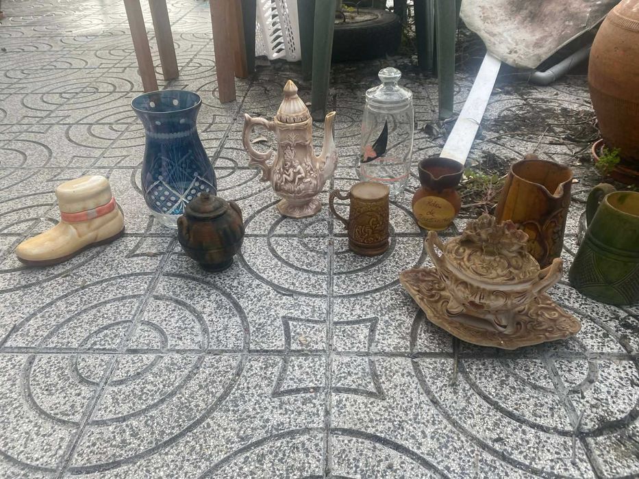 Coisas antigas,quadros cadieiros e vasos