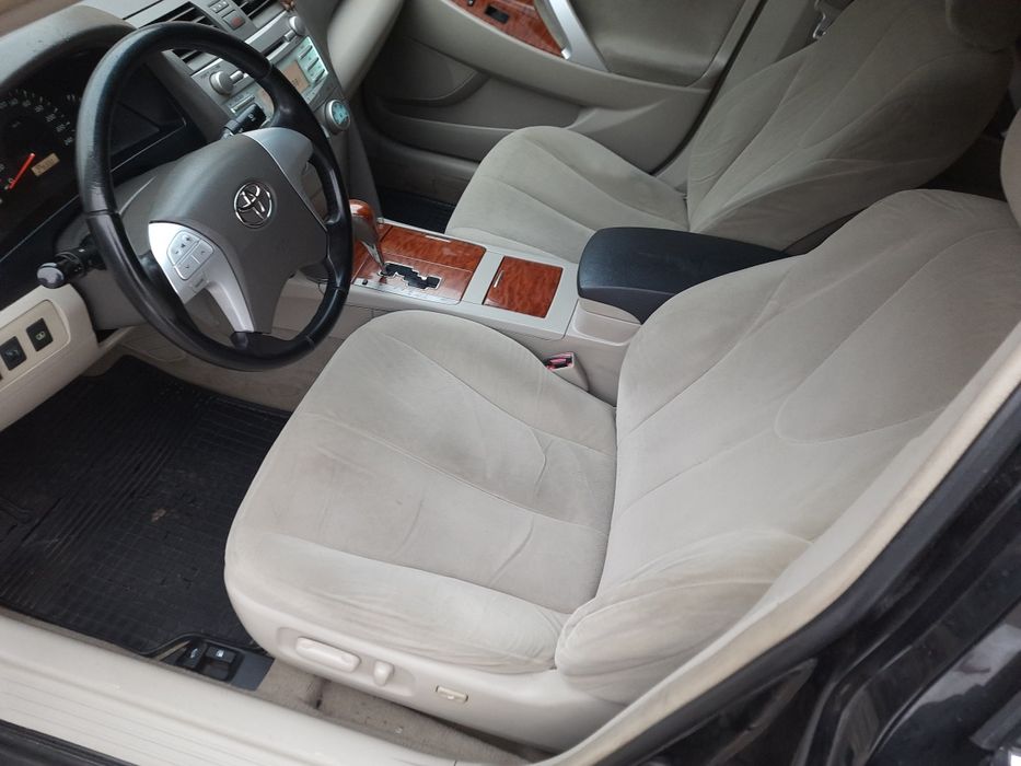Toyota Camry40          2.4 GAZ-BENZ