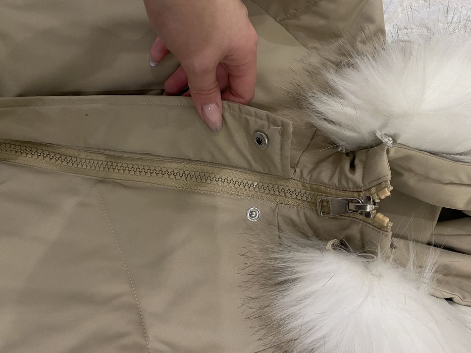 Жіноча куртка-пуховик