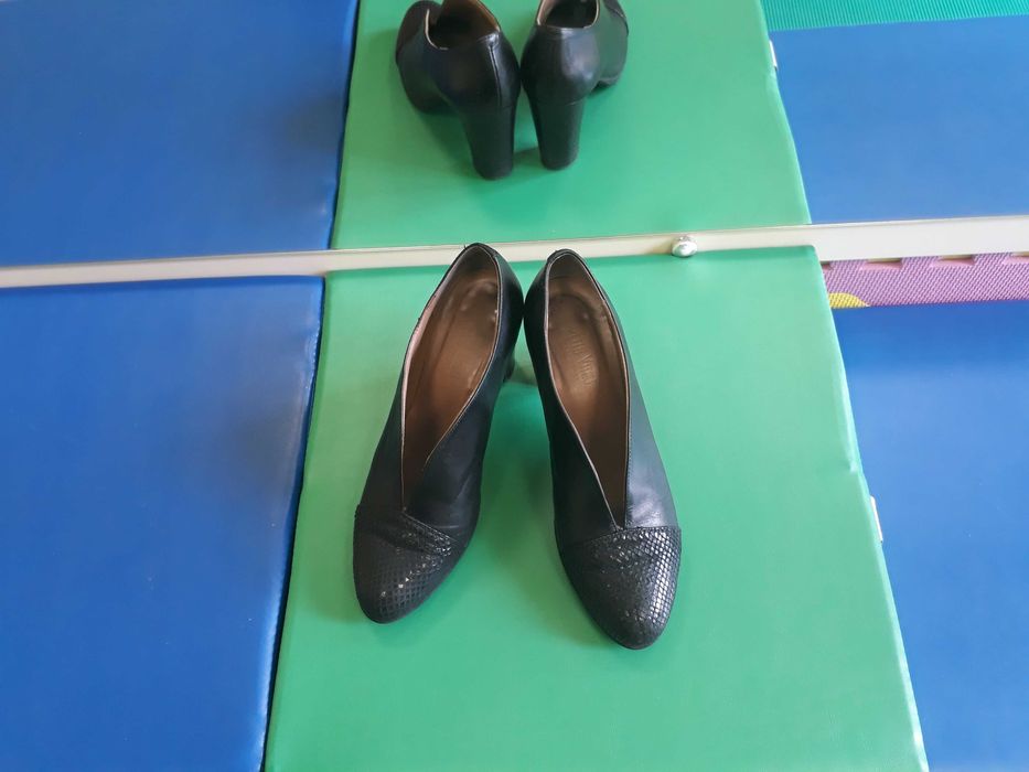 Hiszpańskie, skórzane czółenka, rozmiar 38