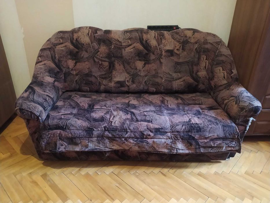 Продам диван и кресло к нему в подарок