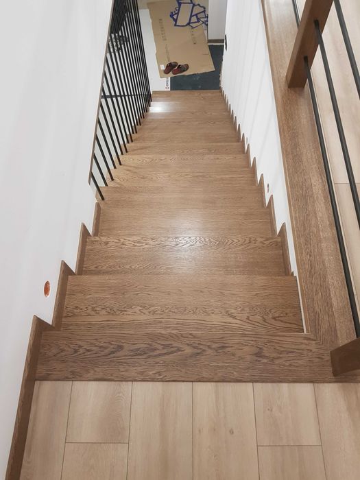 Schody drewniane , balustrady , trepy dębowe , dąb