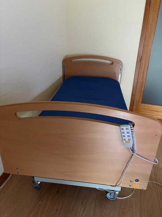 Cama ortopédica eletrica nova (1 ano)