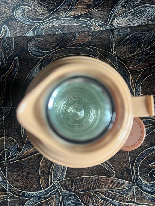 Термос новий 2 л