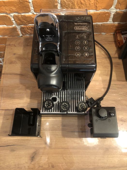 Кавомашина Delonghi nespresso