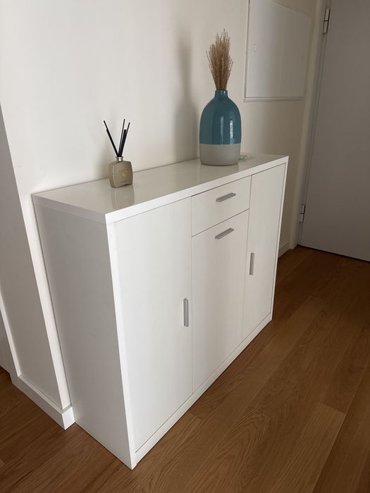 Aparador branco usado