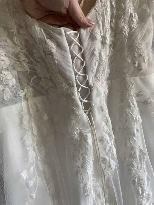 Suknia ślubna księżniczka boho mieniąca się Boska M/L rękawki tiulowe