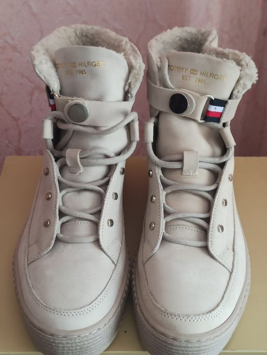 Ботинки,зима Томми Хилфигер,новые