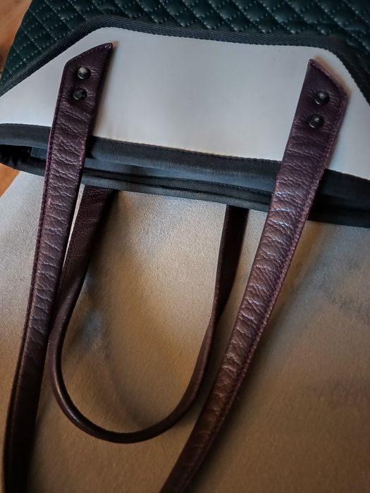 Torebka marki Goshico.