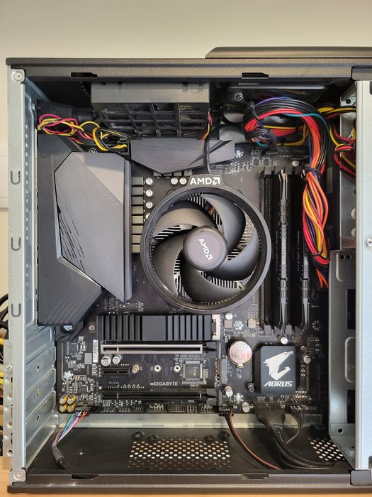 Kit AMD Ryzen 5700G + B550M + 32GB RAM