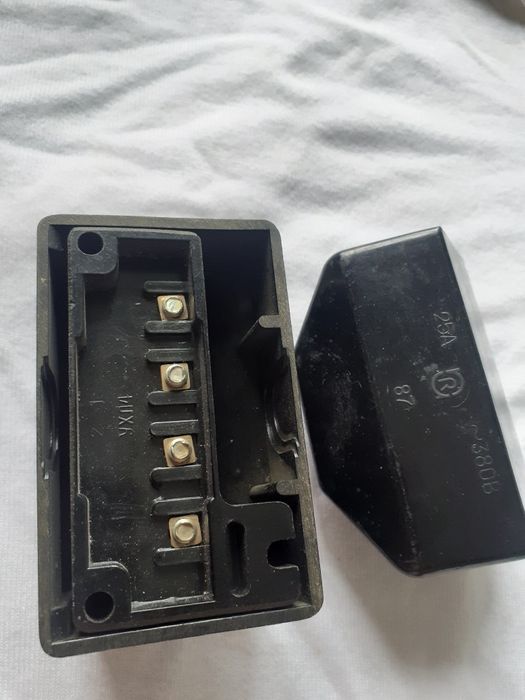 Разъем 4х контактный  силовой  вилка из карболита 25А