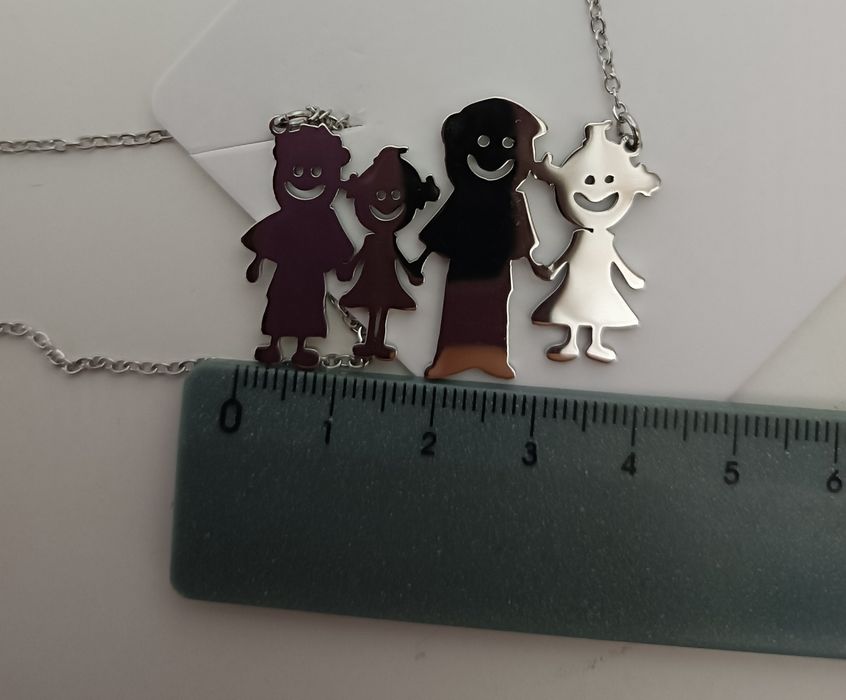 Colar família de 4 pessoas