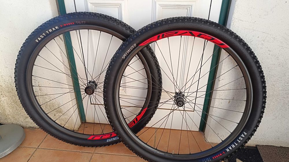 Rodas BTT 29 carbono com Pneus specialized