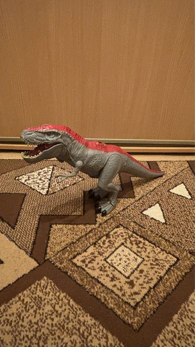 Динозавр пластик