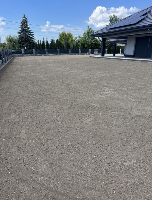 Zakładanie trawników,glebogryzarka separacyjna,minikoparka wywrotka