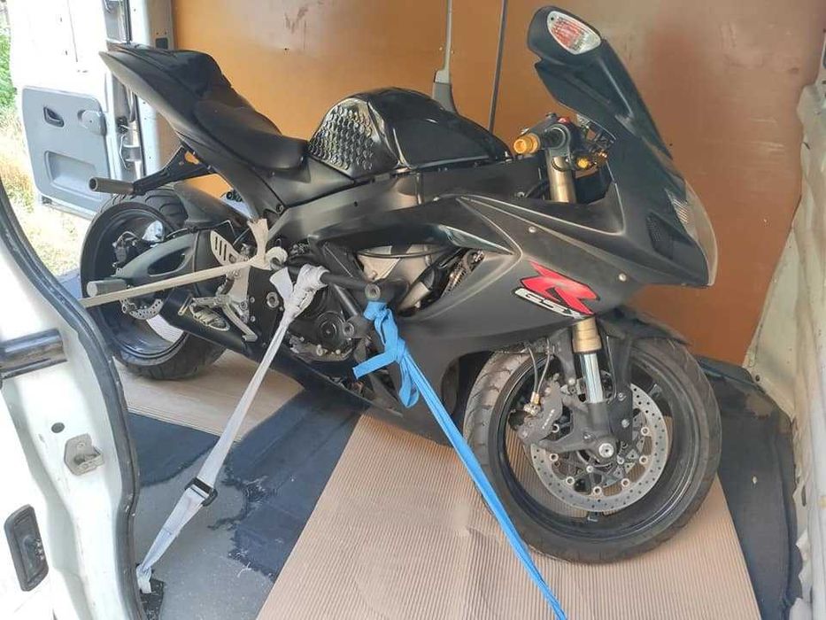 Вантажне таксі Бонд