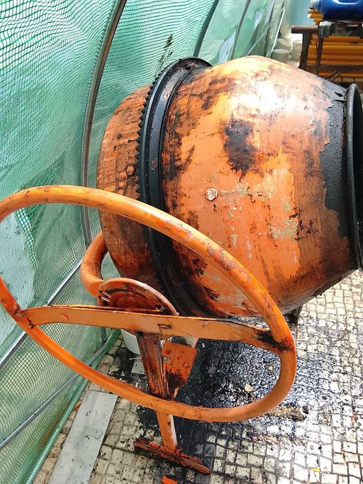vendo Betoneira como nova nunca usada Capacidade Balde: 125L