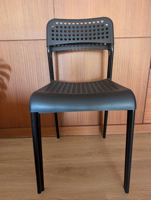 Cadeiras pretas IKEA
