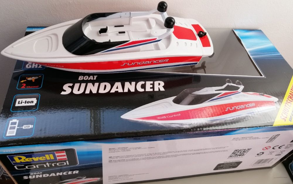Barco miniatura RC , com controlo remoto - Revell