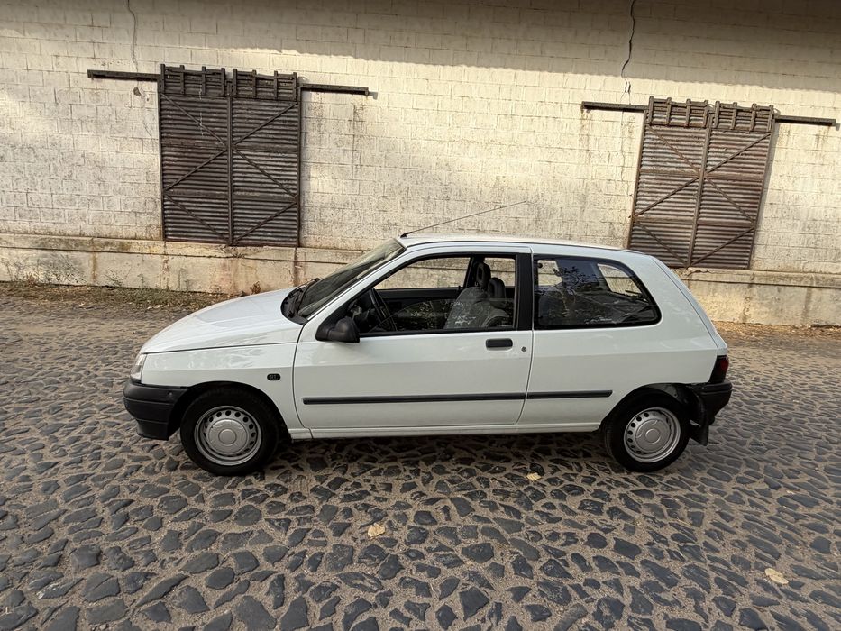Renault Clio 1.1 RL  65mil kms