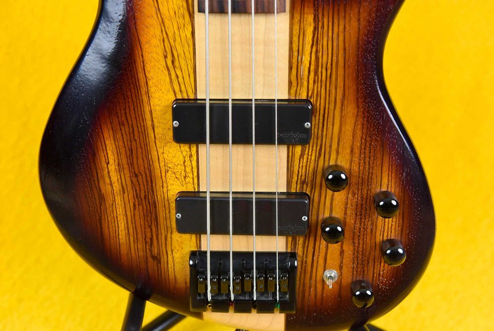 Gitara basowa Cort (fretless)