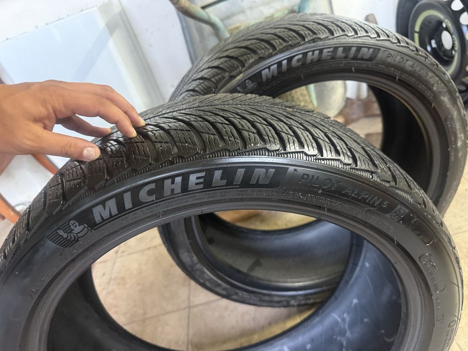 Michelin Pilot Alpin 5 235/40R19