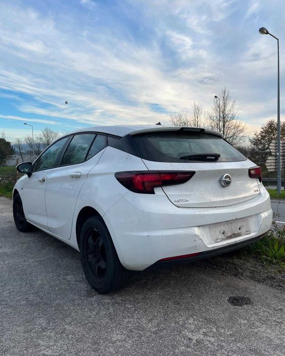 Opel Astra K 2018 para peças!