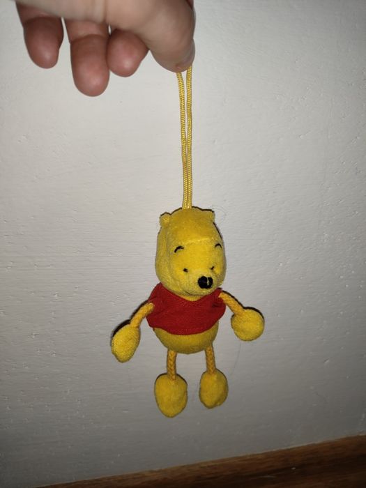 Breloczek do kluczy Kubuś Puchatek.