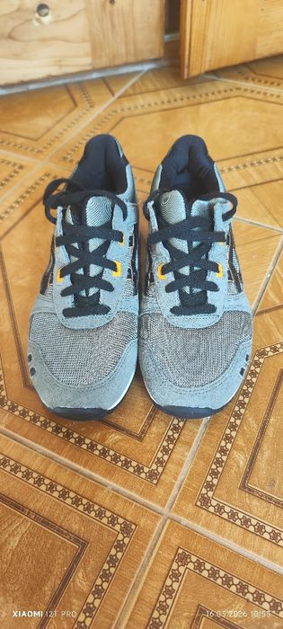 Кросівки asics 38розмір