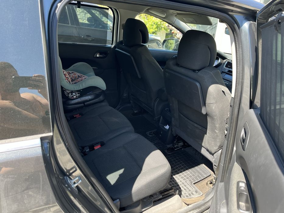 Peugeot 5008 1.6 дизель 2012 рік