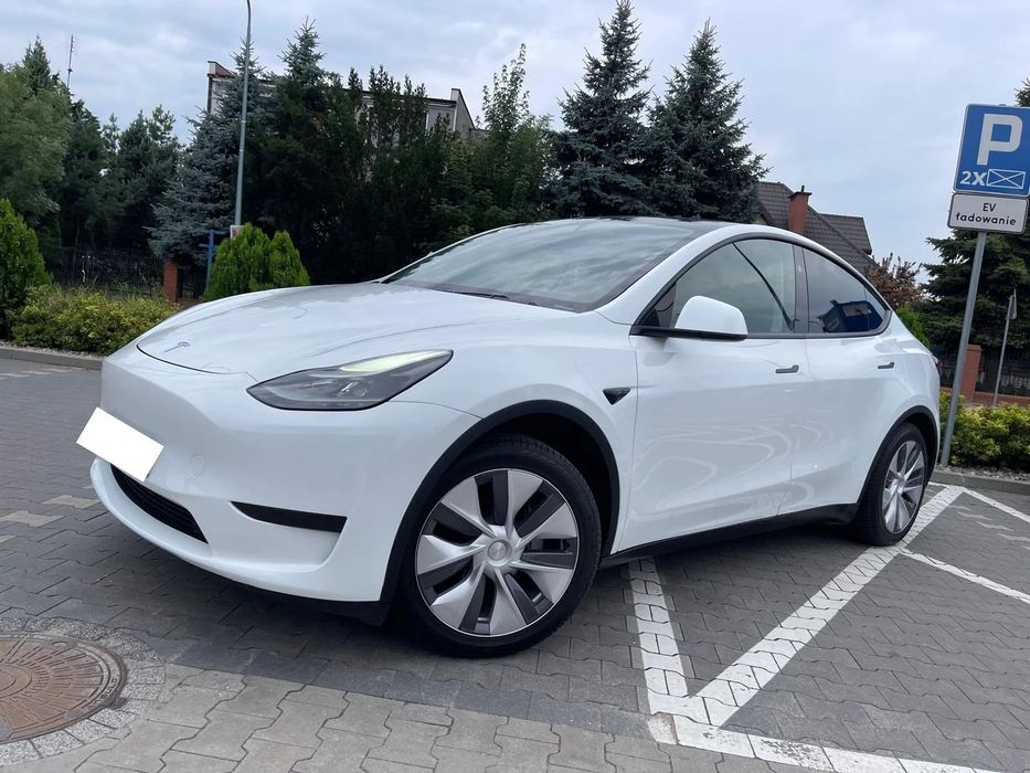 Tesla Y