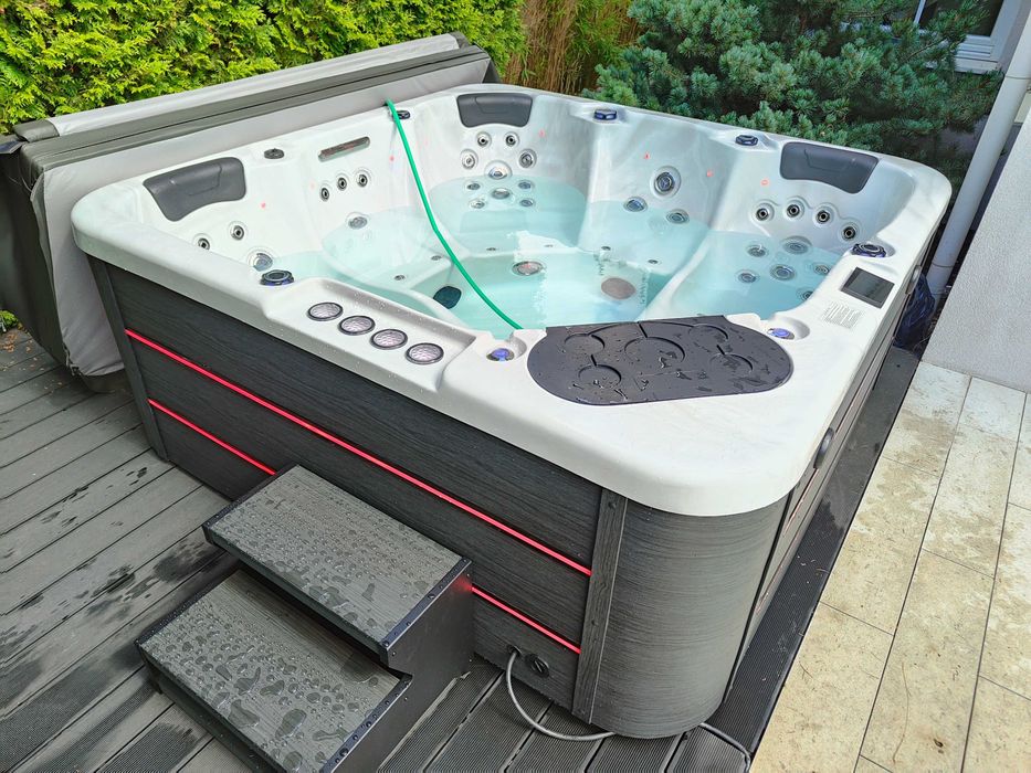 Jacuzzi ogrodowe całoroczne , wifi , bluetooth , 63 dysze , raty 0%